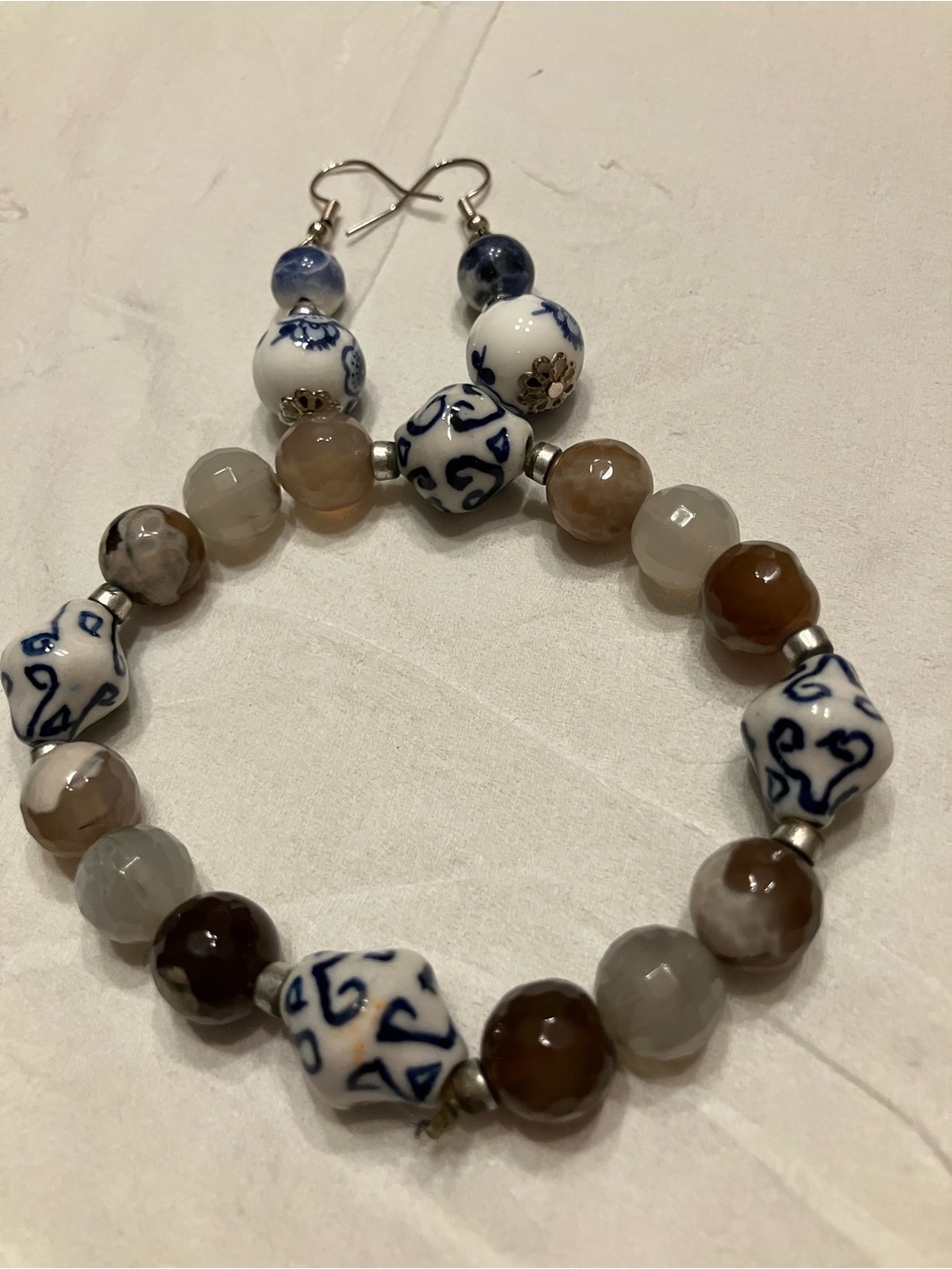 AGATE AND CERAMIC DELFT STYLED BRACELET AND EARRING SET - Picture 4 of 11